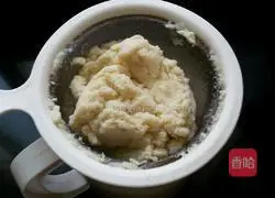 Illustration of how to make bean dregs cake 5