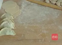 Illustration of how to make leek and egg dumplings 5