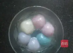 Illustration of how to make colorful glutinous rice balls 6