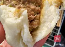 Illustration of how to make pork stuffed buns 14