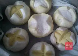 Illustration of how to make steamed buns 1