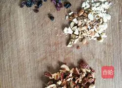 Illustration of making red date, walnut and brown sugar steamed buns 3