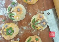 Illustration of how to make flower buns 6