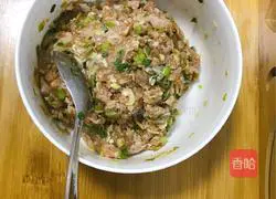 Illustration of how to make small wontons (authentic Fujian snacks) 3