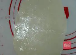 Illustration of how to make scallion pancakes 6