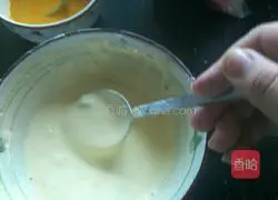 Illustration of how to make egg and green onion cake 2