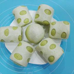 Spinach Steamed Buns