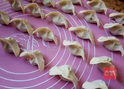 Illustration of how to make carrot and tofu dumplings 9