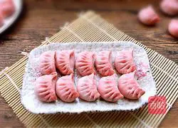 Illustration of how to make amaranth and meat dumplings 14