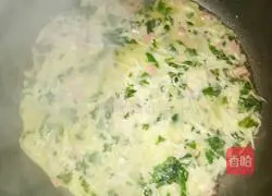 Illustration of how to make ham, vegetable and egg pancakes 5