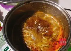 Hot and Sour Noodles Recipe Illustration 3