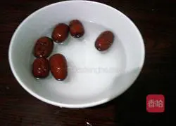 Illustration of how to make red date and corn buns 5