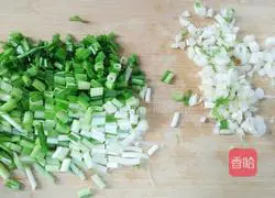 Illustration of how to make garlic egg pancakes 7