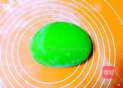 Illustration of how to make spinach steamed buns 7