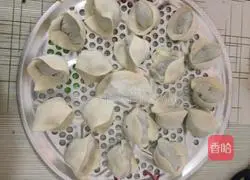 Illustration of how to make leek dumplings and fungus dumplings 6