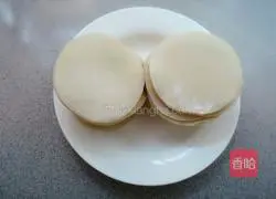 Illustration of how to make dumplings stuffed with pork and chives 6