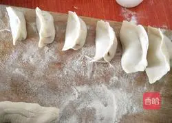 Illustration of how to make cabbage and meat dumplings 8