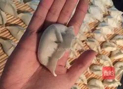 Illustration of how to make celery and mutton dumplings 9