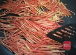 Illustration of how to make pancake hand rolls 12