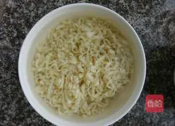 Eggs Illustration of how to make fried noodles 4