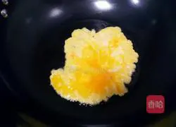 Illustration of how to make carrot, cucumber and egg fried rice 3