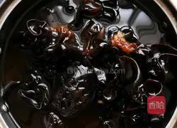 Illustration of how to make steamed buns stuffed with egg, tofu and vermicelli stuffing 1