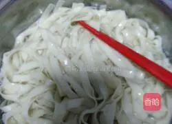 Illustration of how to make fried noodles 11