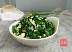 Illustration of how to make leek vegetarian dumpling filling 6