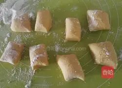 Illustration of how to make rose steamed buns 5