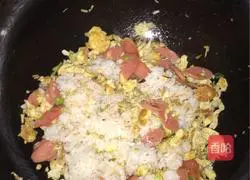 Illustration of how to make ham fried rice 6