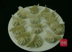 Illustration of how to make pork stuffed dumplings 5