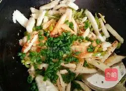 Illustration of how to make fried steamed buns with green pepper 8