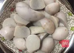 Illustration of how to make sweet-scented osmanthus and taro glutinous rice balls 3