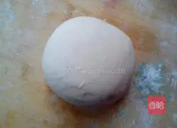 Illustration of how to make spiral noodle cake 1