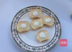 Illustration of how to make fruit sandwich platter 5