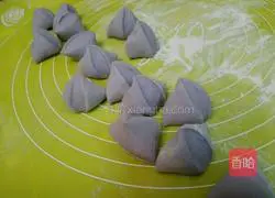 Illustration of how to make purple dumplings 3