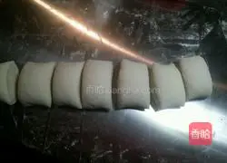 Illustration of how to make big meat buns 7