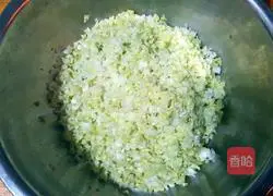 Chinese cabbage Illustration of how to make fungus dumplings 6