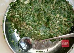 Illustration of how to make leek and pork dumplings 5