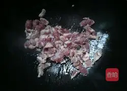 Illustration of how to make shrimp, pork and vegetable fried rice 8