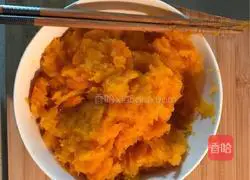  Illustration of how to make pumpkin bean paste cake 2