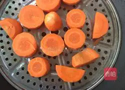 Illustration of how to make carrot and tofu dumplings 3