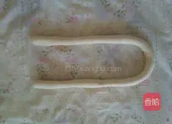 Illustration of how to make butterfly steamed buns 12