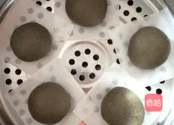 Illustration of how to make black sesame and brown sugar steamed buns 10