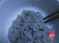 Illustration of how to make shrimp wontons 2