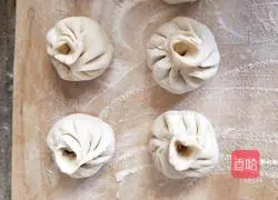 Illustration of how to make vegetarian buns 7