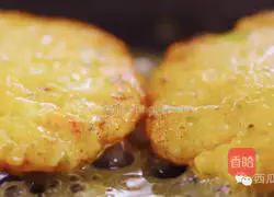 Illustration of how to make pan-fried shrimp cakes 5