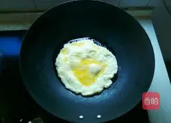 Illustration of how to make egg and ham fried rice (kuaishou rice) 4