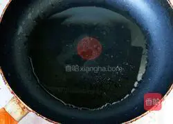 Illustration of making golden steamed buns 3