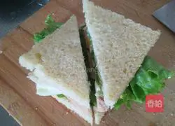 Illustration of how to make ham and egg sandwich 11